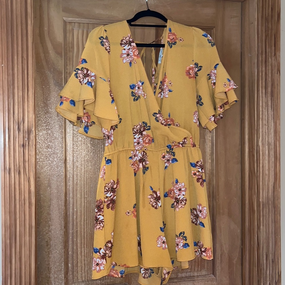 Short sleeve shorts romper